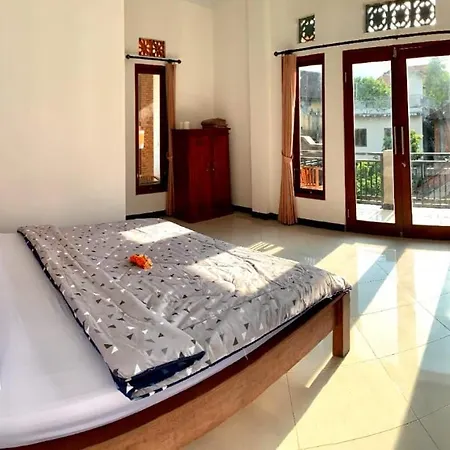 Arya Homestay